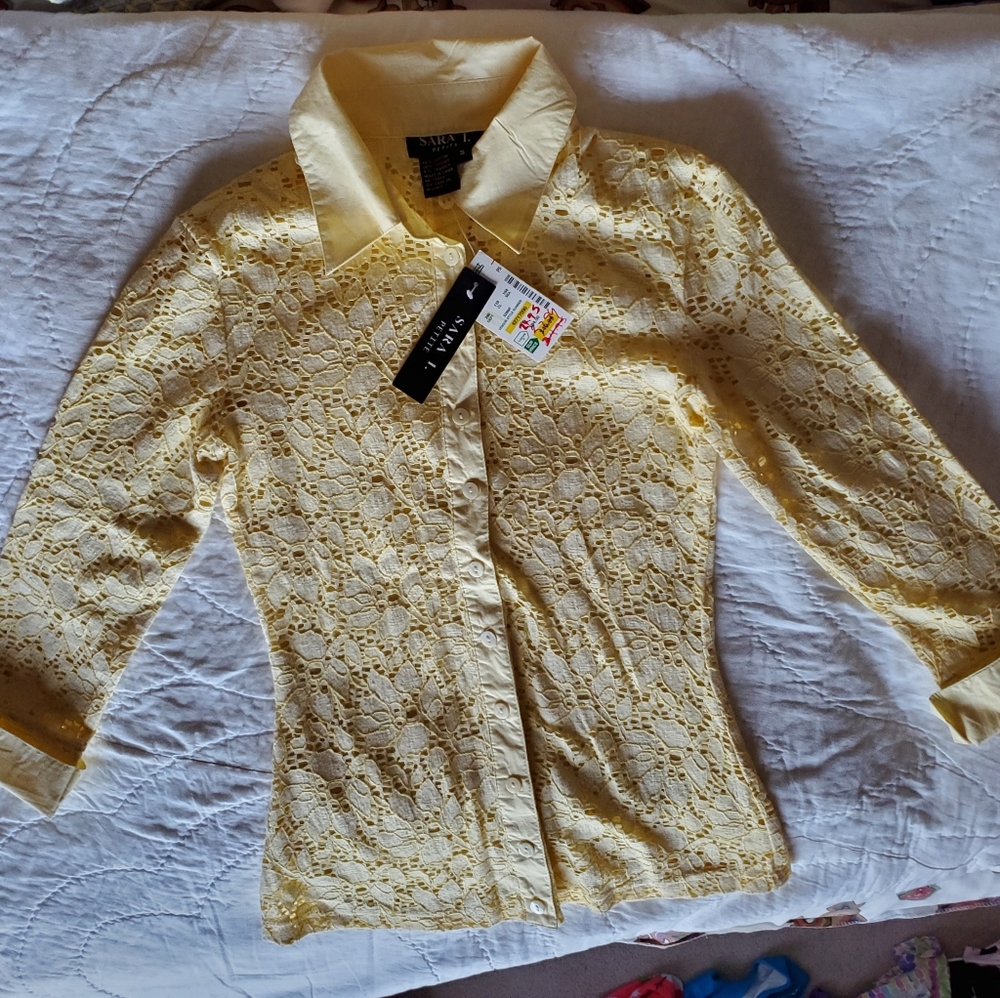 SARA I. Yellow Blouse/Button up